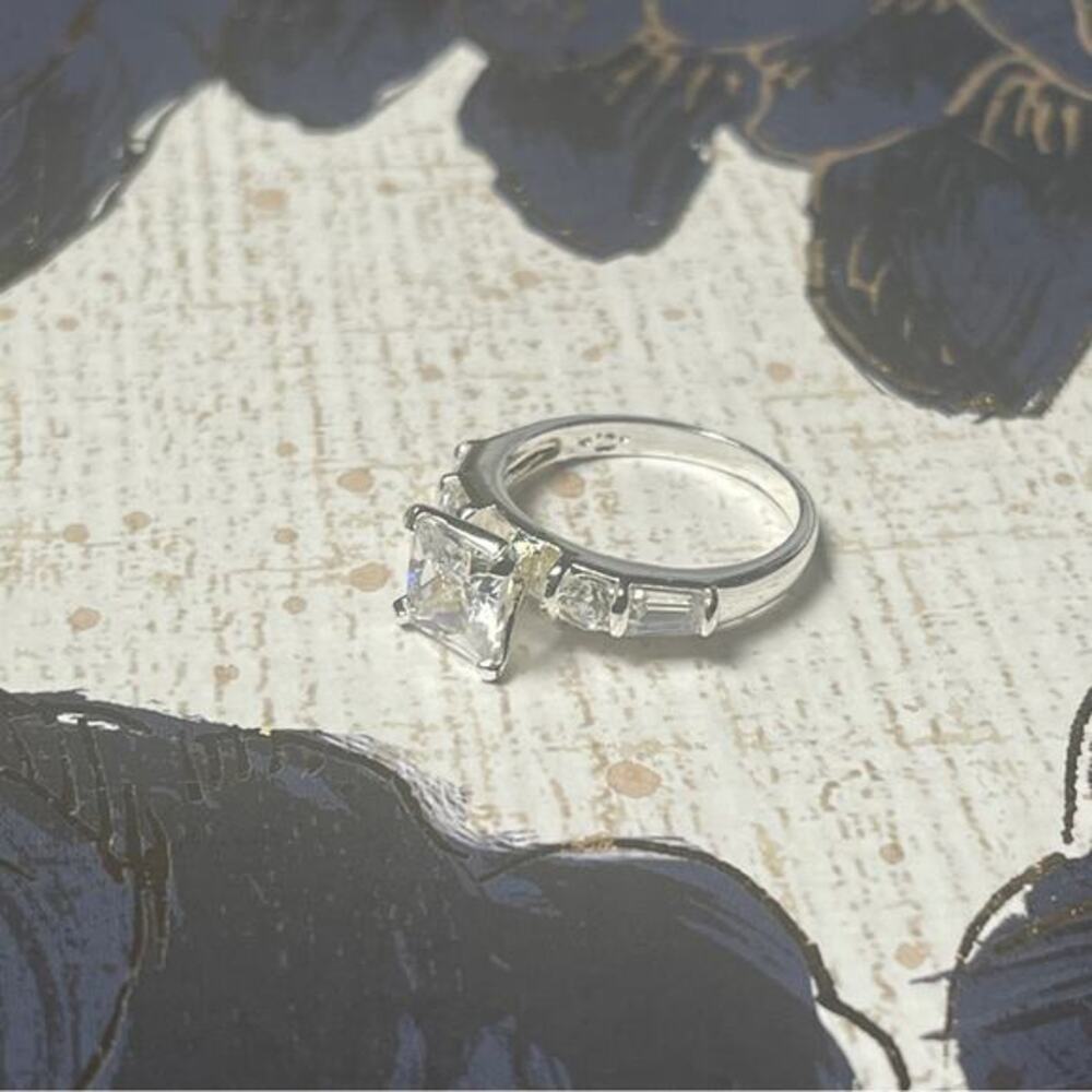 Estate Silver Plated Ring with Clear Cubic Zirconia CZ Stones stamped “I” D3